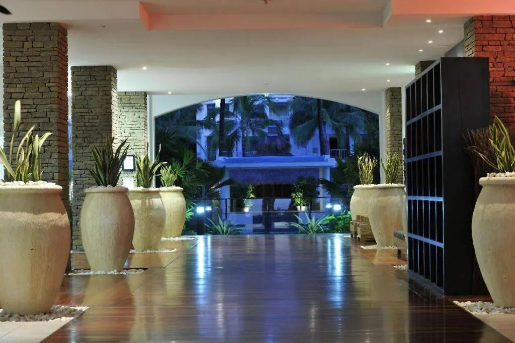 Beach Club Palm Cove